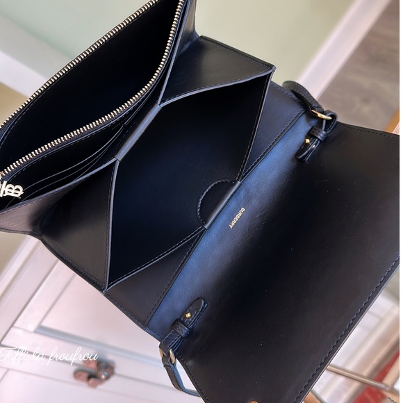 Authentic Burberry crossbody - Picture 9 of 15